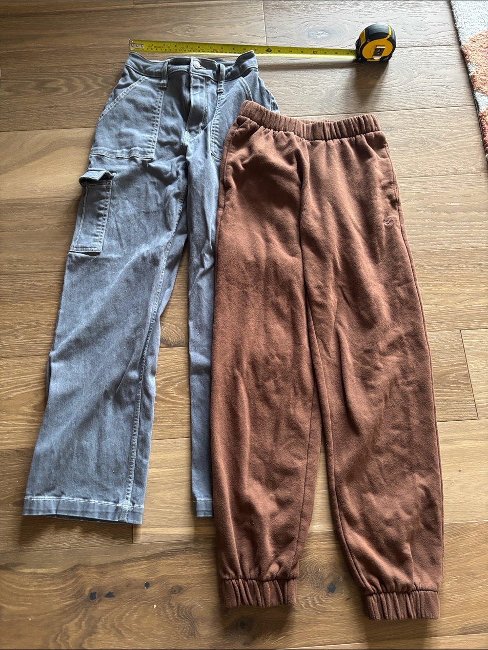 Hollister 00S/ 23 (short) cargo pants and xs jogger sweats